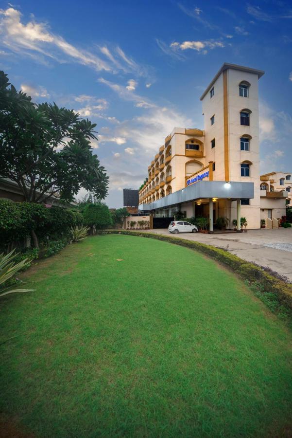 Hotel Regency Varanasi Exterior foto